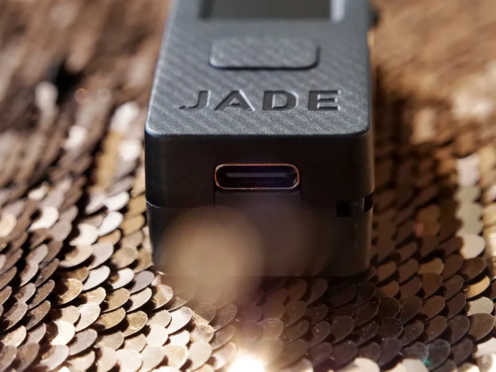 Blockstream-Jade-On-Gold-USB-C