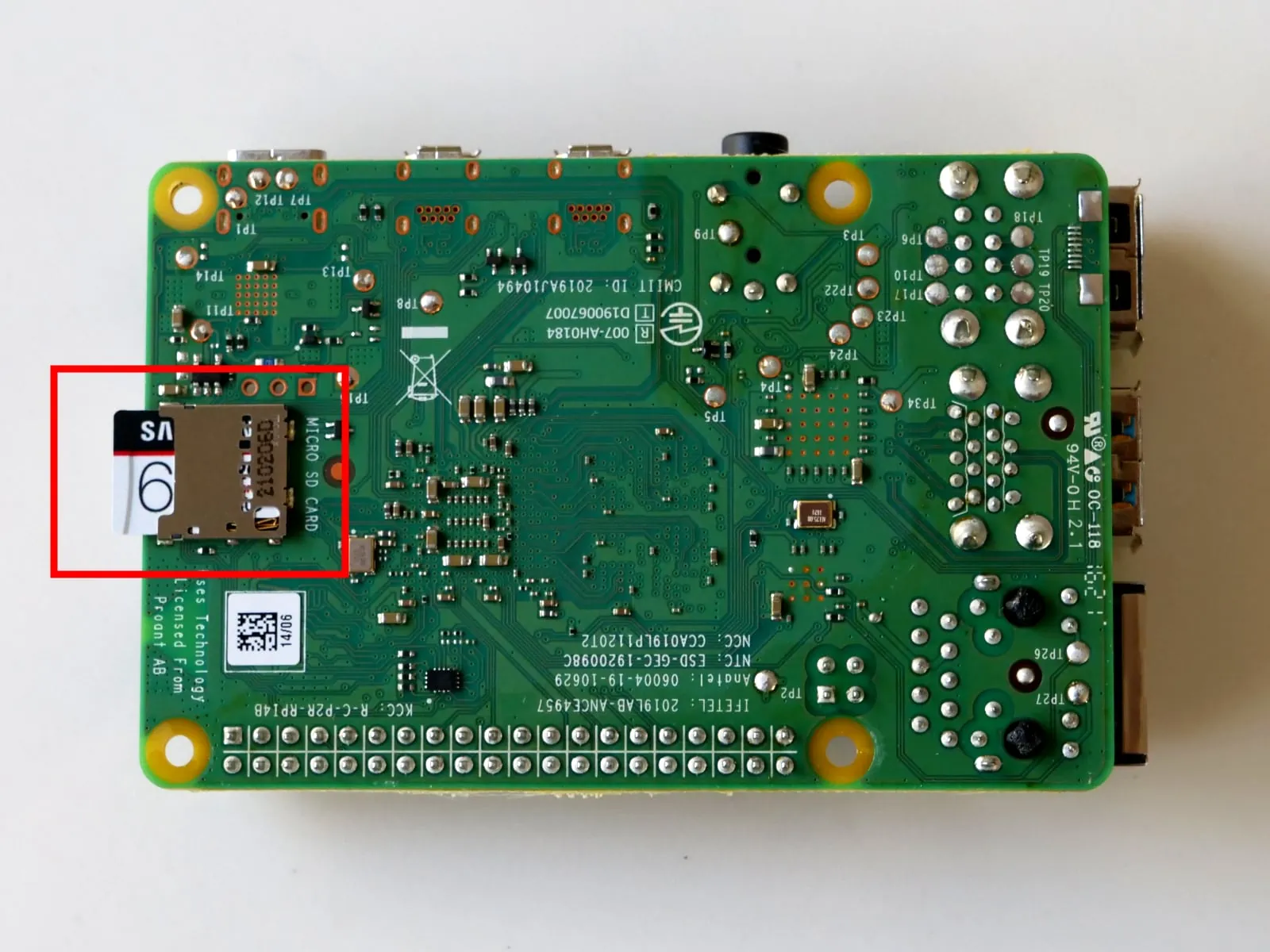 MicroSD-Card-Installed-In-Raspberry-Pi-4