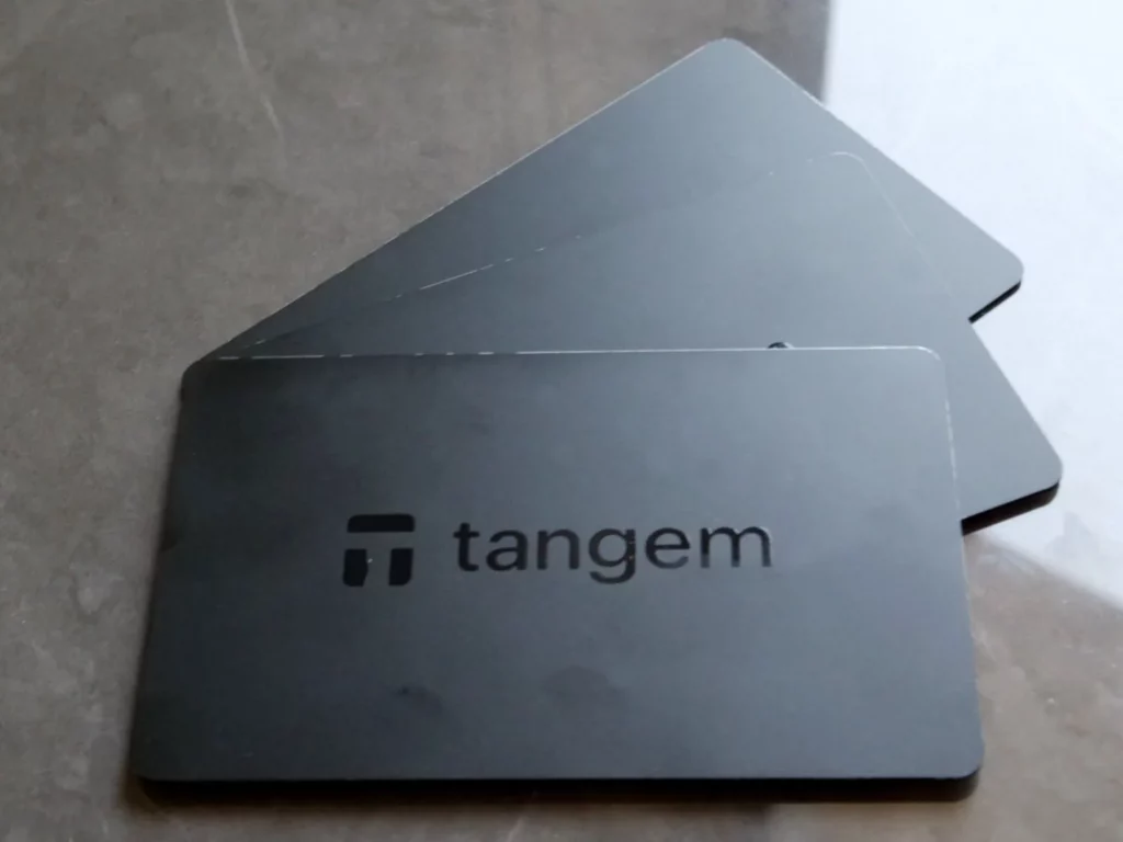 Tangem-Cards-Front-On-Black-Marble